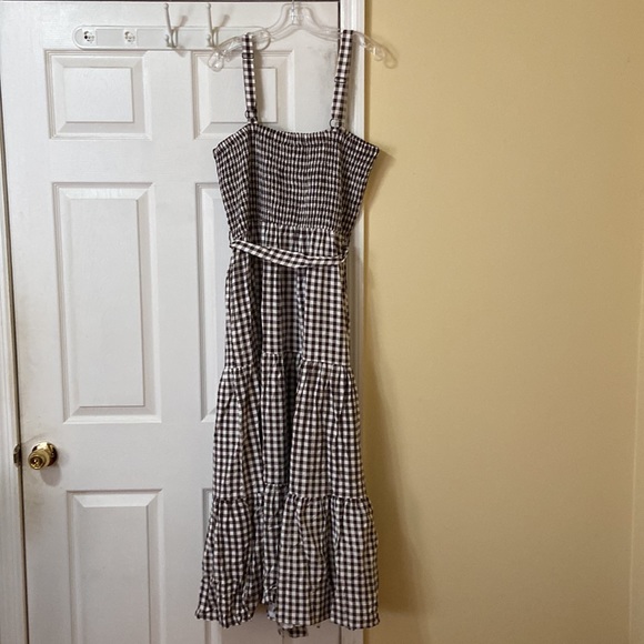 Gingham Print Tiered Maxi Dress - Picture 4 of 11